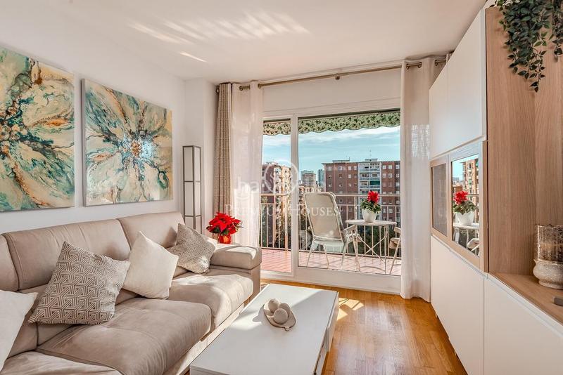 Foto 1062ea3e-edd7-4b13-9791-28e6b2a43598. Etagenwohnung mit heizung parking in Sant Martí de Provençals Barcelona