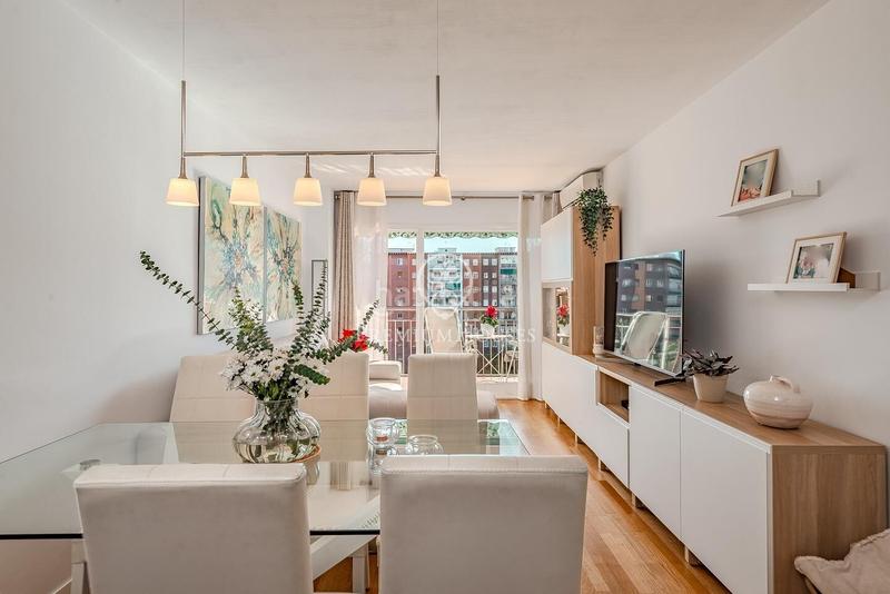 Foto f3d030c4-cd59-486d-ab69-b33ab49a7ee3. Etagenwohnung mit heizung parking in Sant Martí de Provençals Barcelona