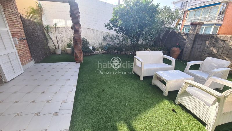 Foto 49711df7-514b-45f0-8e1f-c87599fe1a51. Planta baixa a La Font d´en Fargues Barcelona