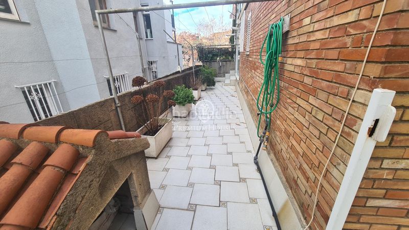 Foto 5c4b8c0e-c4c8-40aa-b4ee-0f1d8d871f7f. Planta baixa a La Font d´en Fargues Barcelona