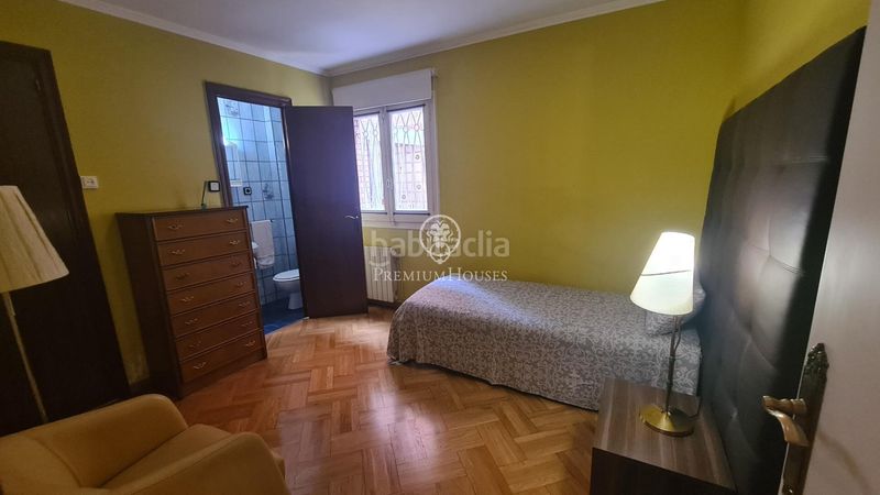 Foto b5de4c2a-3ea8-4ff9-b686-9a241a4fc72b. Planta baixa a La Font d´en Fargues Barcelona