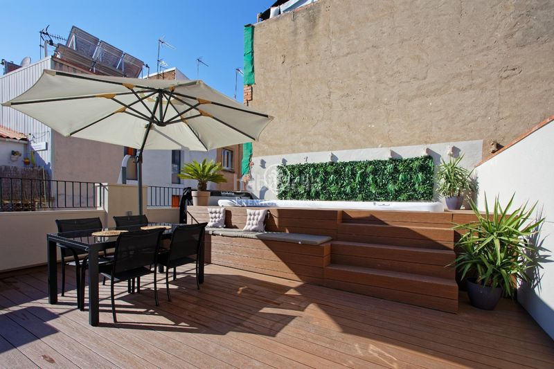 Foto 9b750d00-78db-49e7-b34c-42d0a02aeffc. Casa amb piscina a Sants Barcelona