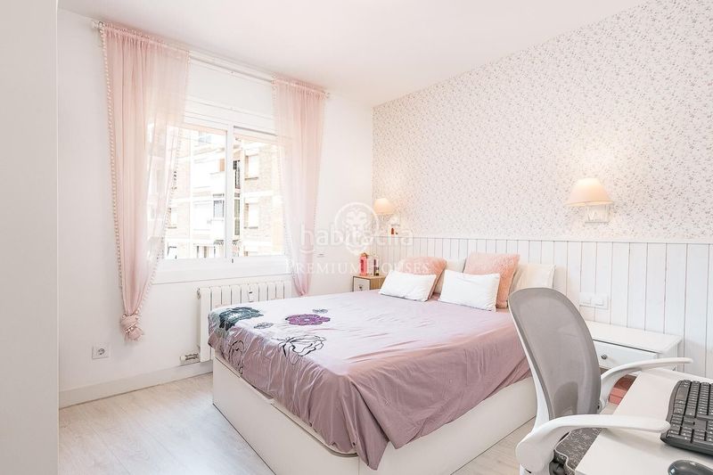 Foto 08613ce5-0453-48a4-8807-d4db5e20bb4a. Apartament amb calefacció aparcament a La Nova Esquerra de l´Eixample Barcelona