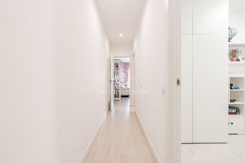 Foto 21426fec-7aef-419e-b319-b102b06cc2d4. Apartament amb calefacció aparcament a La Nova Esquerra de l´Eixample Barcelona