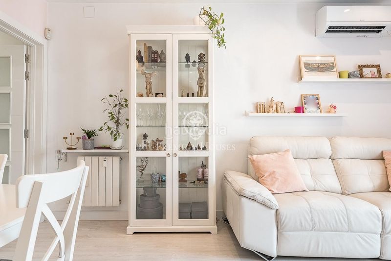 Foto 26f20648-f779-4b87-ab66-b1d68bb7f444. Apartament amb calefacció aparcament a La Nova Esquerra de l´Eixample Barcelona