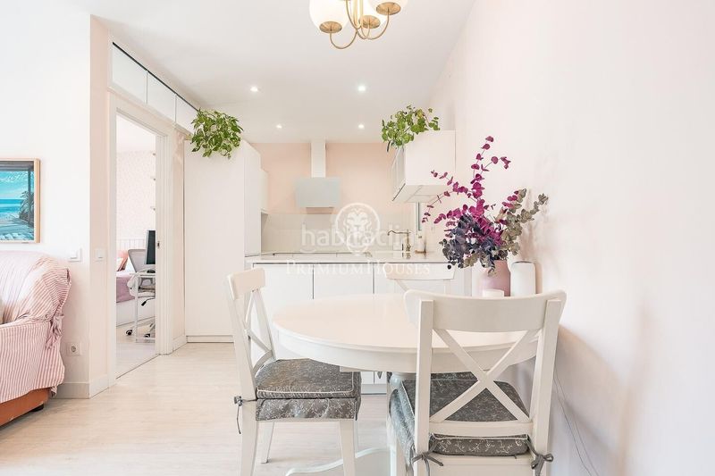 Foto 2afa3a5d-73a9-4c89-9052-d1935c9a2669. Apartament amb calefacció aparcament a La Nova Esquerra de l´Eixample Barcelona