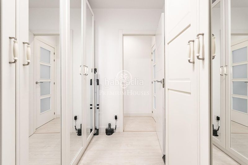 Foto 6c1c385b-3abe-4e77-ab5d-90e3ce821247. Apartament amb calefacció aparcament a La Nova Esquerra de l´Eixample Barcelona