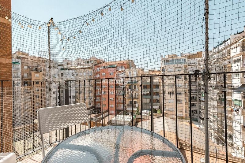 Foto 9a6ee147-06f1-4fcc-b47b-f49064acd335. Apartament amb calefacció aparcament a La Nova Esquerra de l´Eixample Barcelona