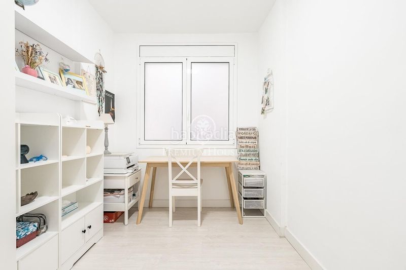 Foto f7f30e1d-a17e-4748-b301-2079a1b2af24. Apartament amb calefacció aparcament a La Nova Esquerra de l´Eixample Barcelona