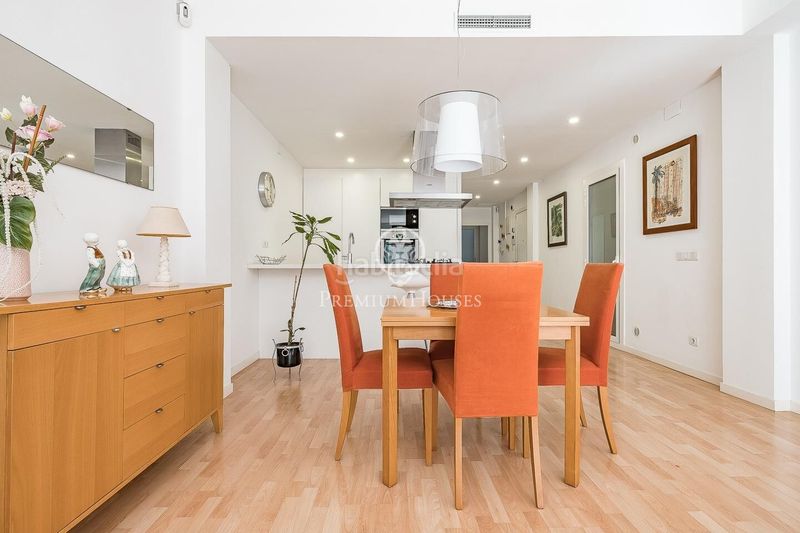 Foto 0cf9cc27-44e8-40f6-b2a2-598641d1662d. Apartament amb calefacció aparcament a La Nova Esquerra de l´Eixample Barcelona