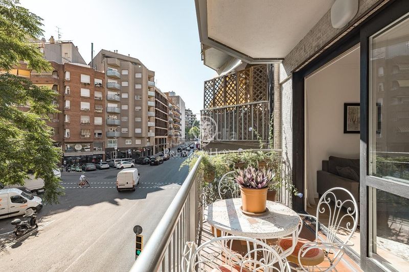 Foto 1c588dd1-ebbb-4cee-ab29-d0c9954c3e82. Apartament amb calefacció aparcament a La Nova Esquerra de l´Eixample Barcelona