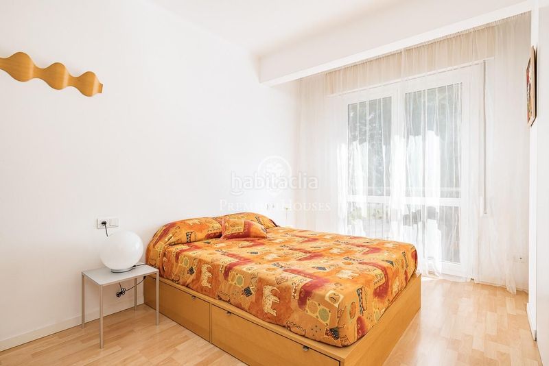 Foto 4d114e4c-9776-4f48-bc8a-c3d62522f3ae. Apartament amb calefacció aparcament a La Nova Esquerra de l´Eixample Barcelona
