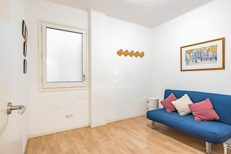 Foto 5e72d7b2-9029-45c8-81a7-6a1c48fa4585. Apartament amb calefacció aparcament a La Nova Esquerra de l´Eixample Barcelona