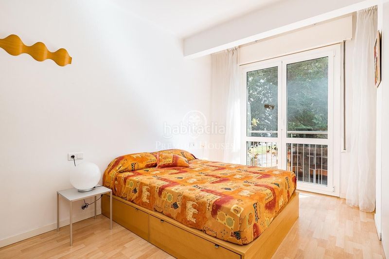 Foto 7557f78a-1b43-43a2-a658-3304a297fc6d. Apartament amb calefacció aparcament a La Nova Esquerra de l´Eixample Barcelona