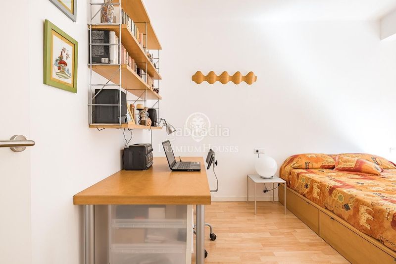 Foto 784db226-e8e2-4aaa-978b-19bbae89f340. Apartament amb calefacció aparcament a La Nova Esquerra de l´Eixample Barcelona