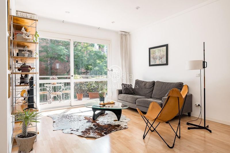 Foto b71d9785-8045-432e-a450-a44f531ef79b. Apartament amb calefacció aparcament a La Nova Esquerra de l´Eixample Barcelona