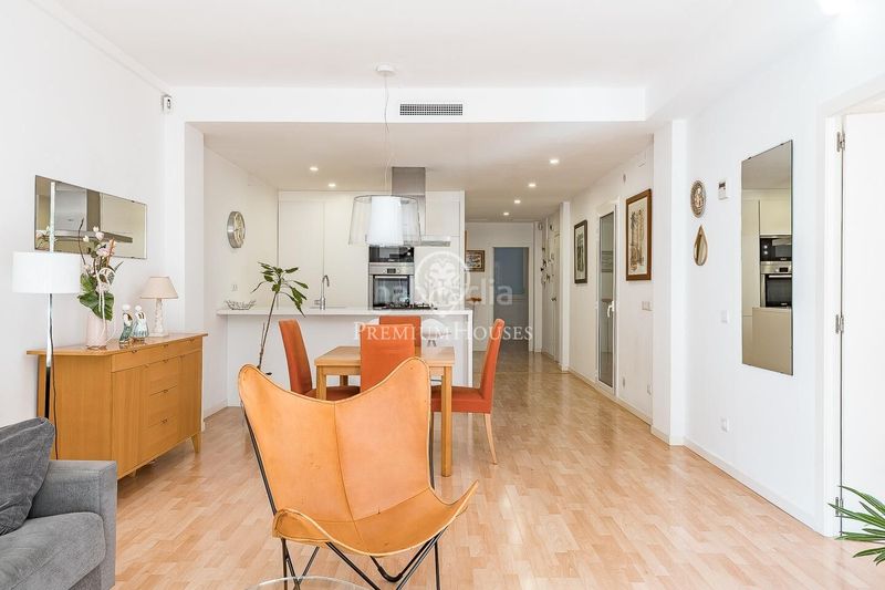 Foto bd841d7c-bc3d-4abd-b456-b68f301eb346. Apartament amb calefacció aparcament a La Nova Esquerra de l´Eixample Barcelona