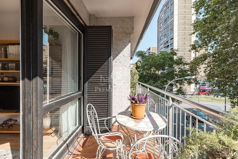 Foto c2fa54a7-0920-425f-81fe-37bf478a7acc. Apartament amb calefacció aparcament a La Nova Esquerra de l´Eixample Barcelona