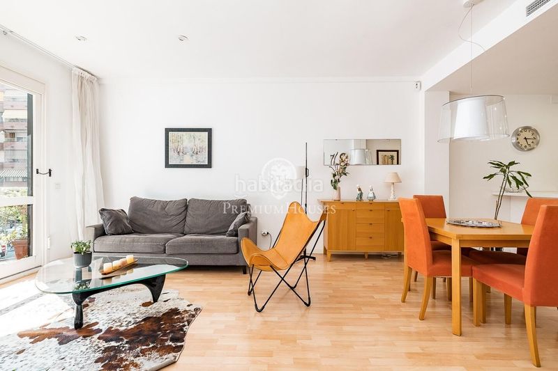 Foto edf77edb-ec74-4d82-a8e4-22f90b016991. Apartament amb calefacció aparcament a La Nova Esquerra de l´Eixample Barcelona