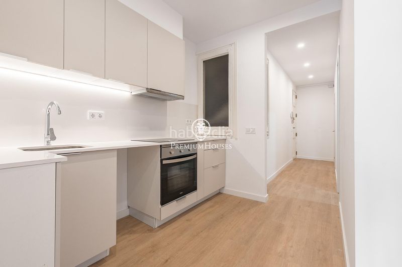 Foto 0a3ae7bc-4f95-4d41-ab92-ca3932468d66. Apartament a Barri de les Corts Barcelona