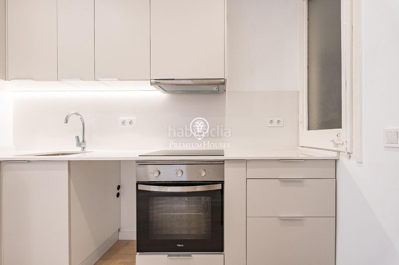 Foto bef92aa4-2be7-4038-85a8-9fd89ae6ec95. Apartament a Barri de les Corts Barcelona