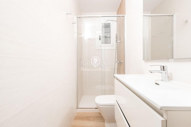 Foto e41a0f0f-09bc-4d9d-881f-dd06932bd0f7. Apartament a Barri de les Corts Barcelona