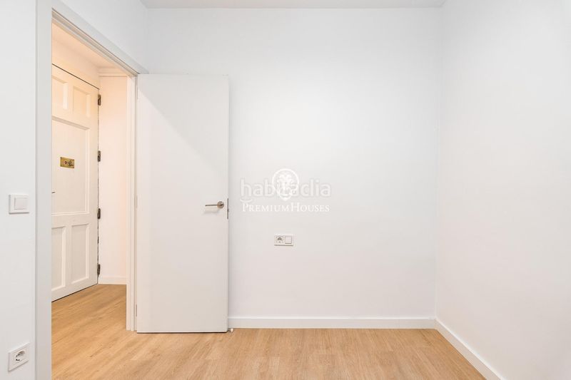 Foto f89db471-d6e4-4ec9-916e-a78a1bc93fe5. Apartament a Barri de les Corts Barcelona