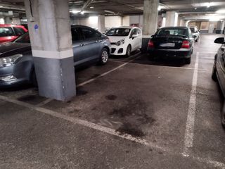 Aparcament cotxe a Santa Perpètua de Mogoda. Plaza de aparcamiento en venta en centro del pueblo