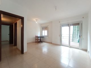 Pis a Llagosta (La). Piso muy luminoso de 2 habitaciones con ascensor y balcón en la
