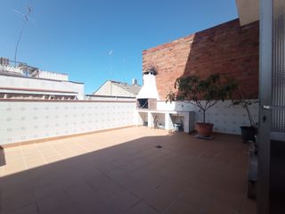 Casa adossada a Santa Perpètua de Mogoda. Espectacular casa adosada unifamiliar de 358 m² en santa perpètu