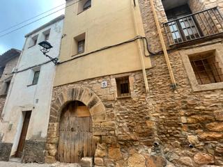 Haus in Carrer de dalt 21. Oportunitat nica! casa per reformar del 1880
