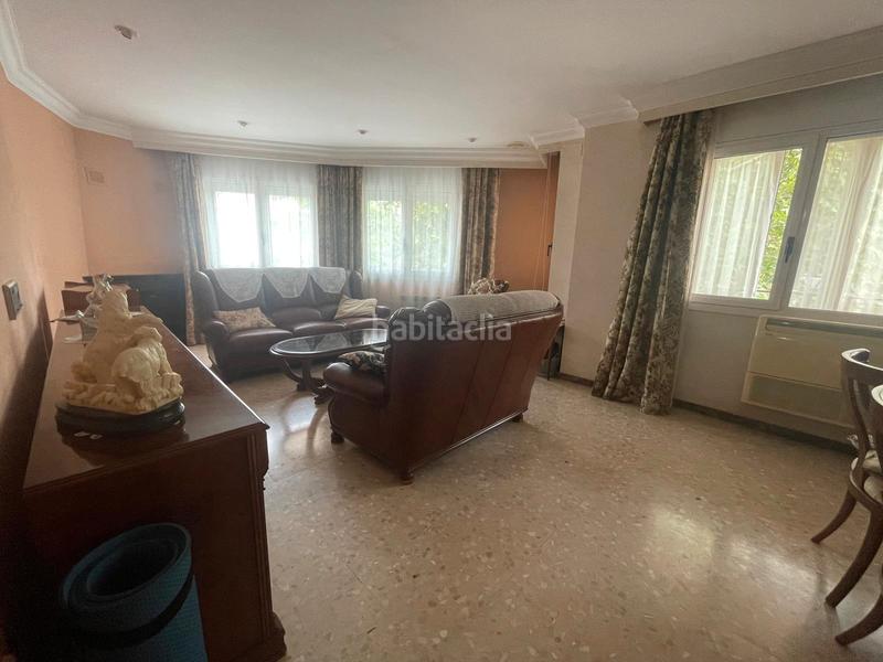 Foto 4d0e4351-9693-4a58-86f8-5e6b0f56e713. Casa adossada a avinguda de salou 126 a Migjorn Reus