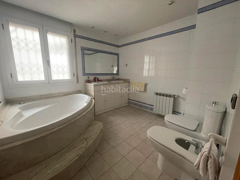 Foto f51e7716-995a-46cb-b835-d6f21e36857d. Casa adossada a avinguda de salou 126 a Migjorn Reus