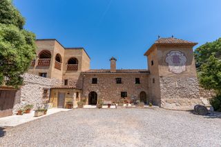 Casa  Barri prenafeta 16. Exclusiva masía histórica con licencia turística y gran potencia