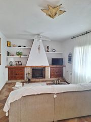 Lloguer Casa adossada a Calle alcalde pedro garcía serrano 7. Casa en alquiler en los villares