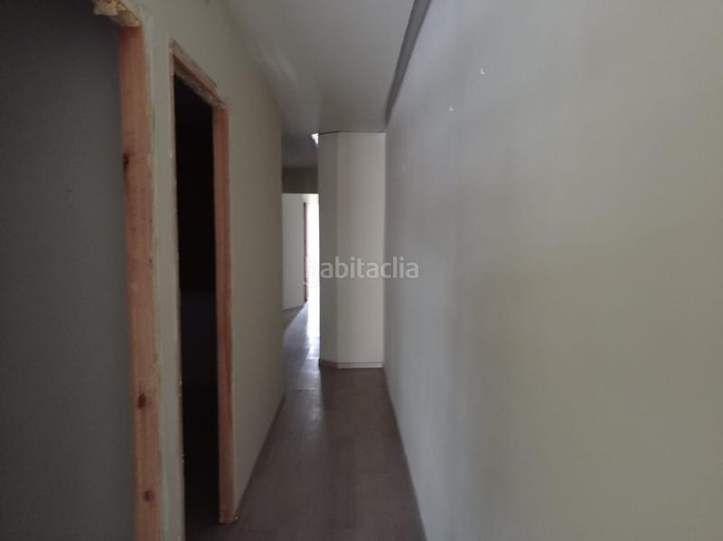 Foto 10657eb2-bb84-4245-b299-55bea4bf6952. Local comercial a Eixample Tarragona