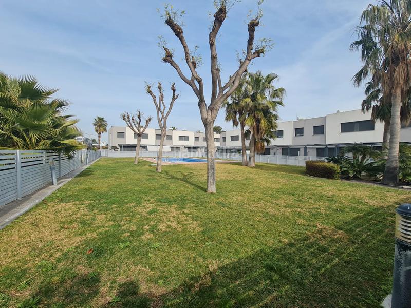 Foto 7e95d360-8724-4a14-a4bb-153564d8ae3d. Casa aparellada amb calefacció aparcament piscina a Mont-roig del Camp