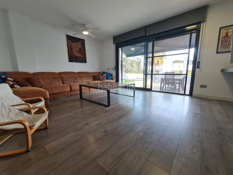 Foto 4b49e2f4-b6b3-4733-a04f-cd8a9fe2da5a. Casa pareada en Platja de Mont-roig Mont-roig del Camp