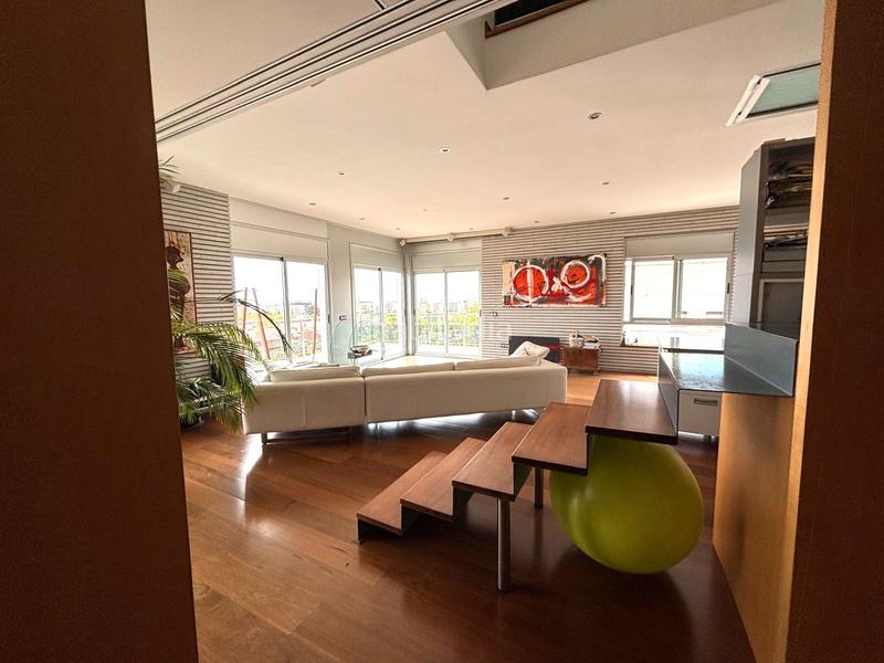 Foto 717f1476-f051-4bf6-89a0-d0f05ce1544c. Dúplex amb xemeneia calefacció aparcament piscina a Salou