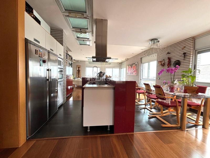 Foto 73c3ed6e-c420-43e8-bc32-4b57c01780b1. Dúplex amb xemeneia calefacció aparcament piscina a Salou