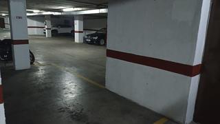Aparcament cotxe  Guerrita. Plaza de garaje en zona zoco para coche mediano.