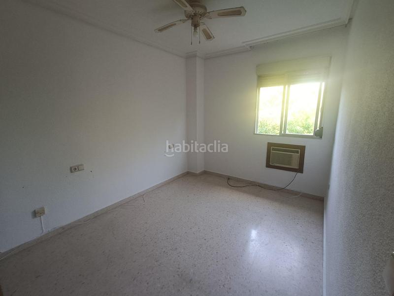 Foto 009ddc01-a2c3-4694-8a68-04c15540ef4a. Piso luminosa vivienda con terraza y piscina comunitaria en parque azahara en Córdoba