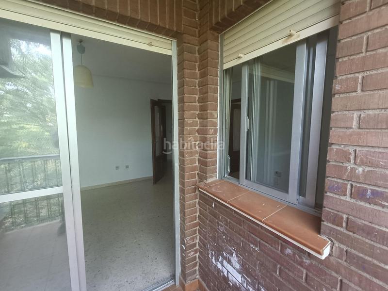 Foto 147649bd-3b55-43f0-b082-b834313547d1. Piso luminosa vivienda con terraza y piscina comunitaria en parque azahara en Córdoba