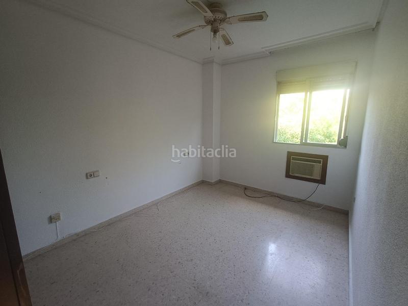 Foto 638ae76a-bae6-47f9-be45-ab343a38ebb3. Piso luminosa vivienda con terraza y piscina comunitaria en parque azahara en Córdoba
