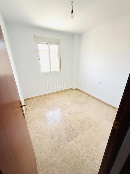 Foto 8761a7b2-11e5-43da-b911-ceab78d1dc9a. Piso excelente piso de 4 dormitorios y 2 baños con cochera y trastero junto vial y renfe en Córdoba