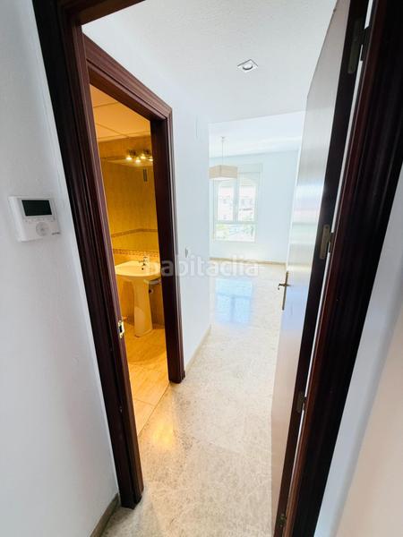 Foto a5df8188-c065-436c-87c8-848633c2f0cf. Piso excelente piso de 4 dormitorios y 2 baños con cochera y trastero junto vial y renfe en Córdoba
