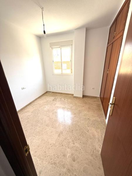 Foto b7ba8fc2-9e97-46a7-a682-e5f2df647e9f. Piso excelente piso de 4 dormitorios y 2 baños con cochera y trastero junto vial y renfe en Córdoba
