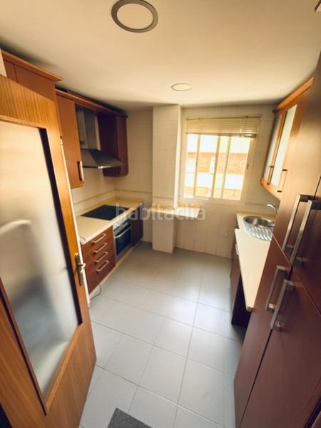 Foto cc5825fd-be41-439f-8199-0b09051b5402. Piso excelente piso de 4 dormitorios y 2 baños con cochera y trastero junto vial y renfe en Córdoba