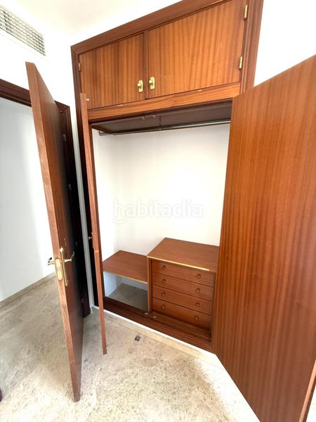 Foto d51b1b8a-7467-4181-af0f-055884e6dd74. Piso excelente piso de 4 dormitorios y 2 baños con cochera y trastero junto vial y renfe en Córdoba
