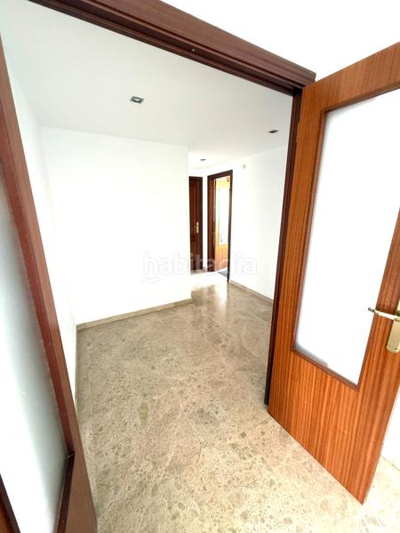 Foto e2fc4b7e-65f7-4711-9277-1fc153d0dd52. Piso excelente piso de 4 dormitorios y 2 baños con cochera y trastero junto vial y renfe en Córdoba